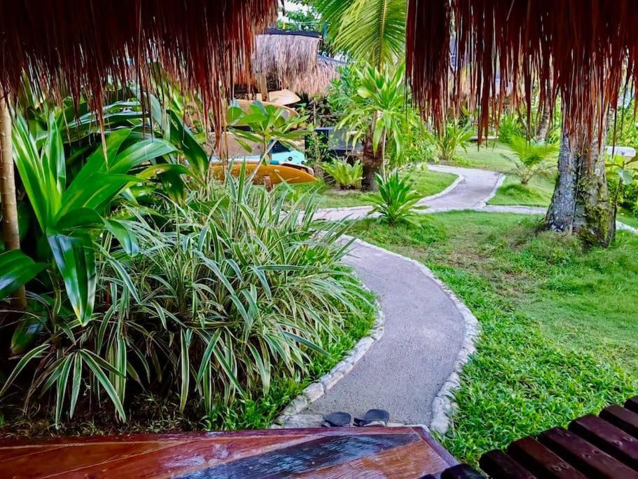 Shakabrah'S Beachfront Kubo جنرال لونا المظهر الخارجي الصورة
