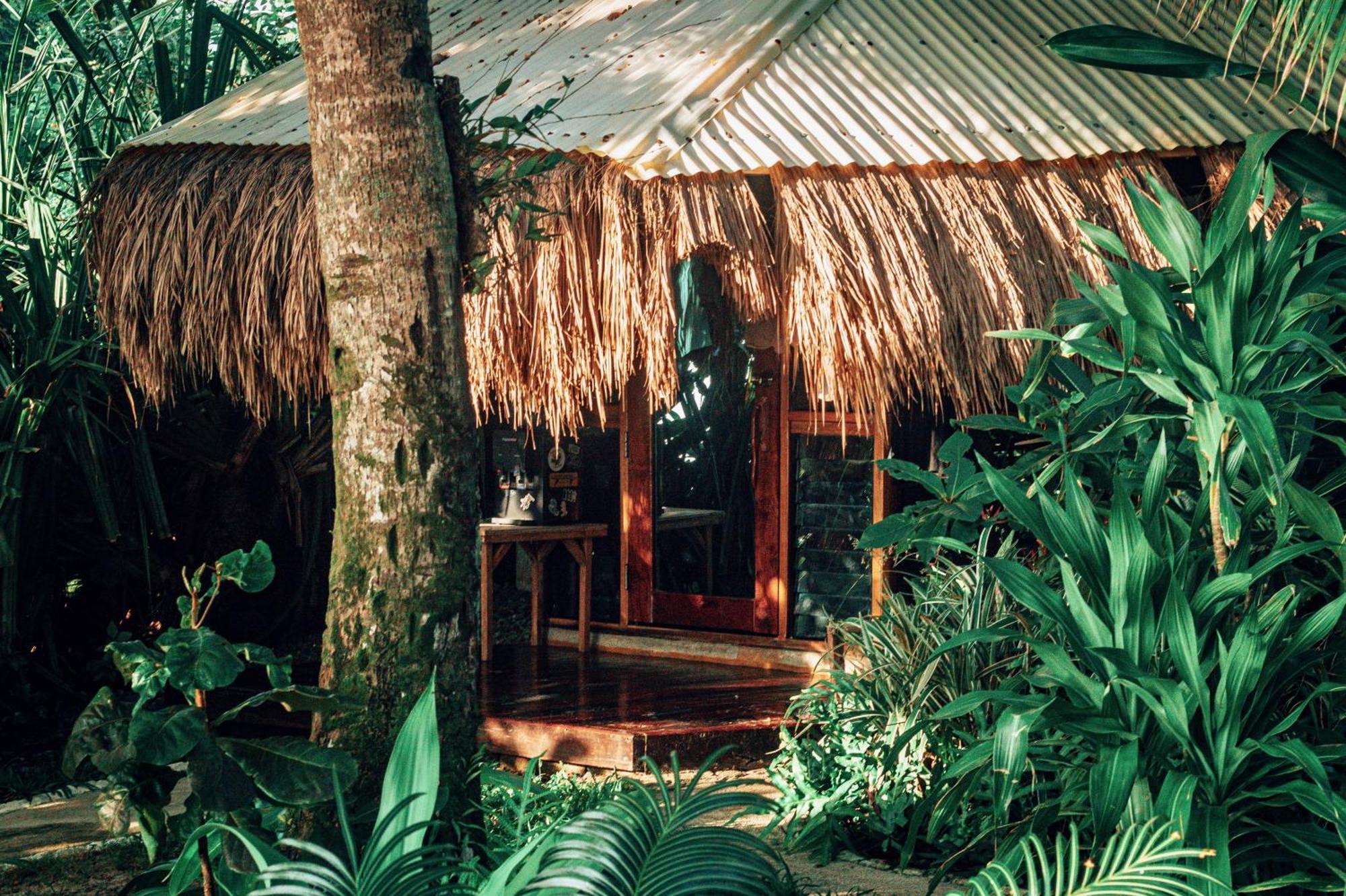 Shakabrah'S Beachfront Kubo جنرال لونا المظهر الخارجي الصورة