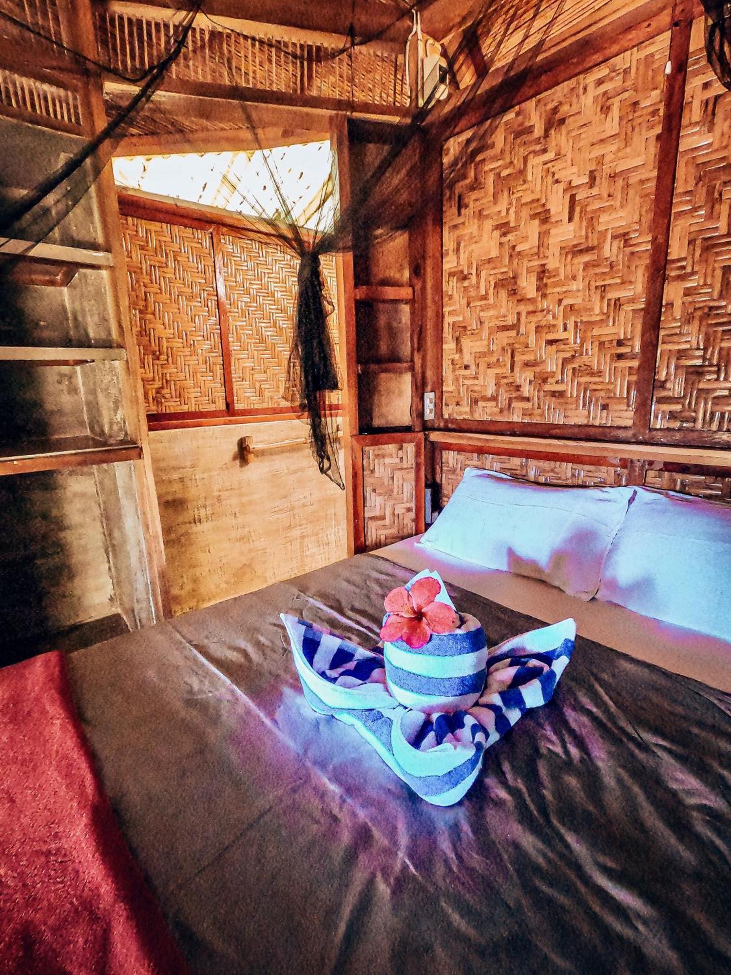Shakabrah'S Beachfront Kubo جنرال لونا المظهر الخارجي الصورة